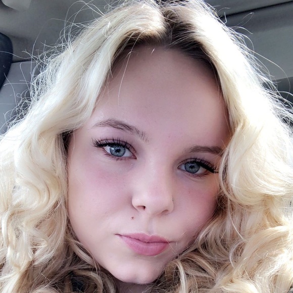 Meet your Posher, Paige - Picture 2 of 2